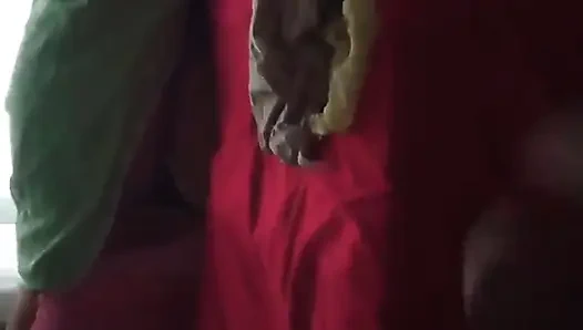 Ich masturbiere mit dem benutzten tanga meiner ehefrau und sie bemerkt es nicht