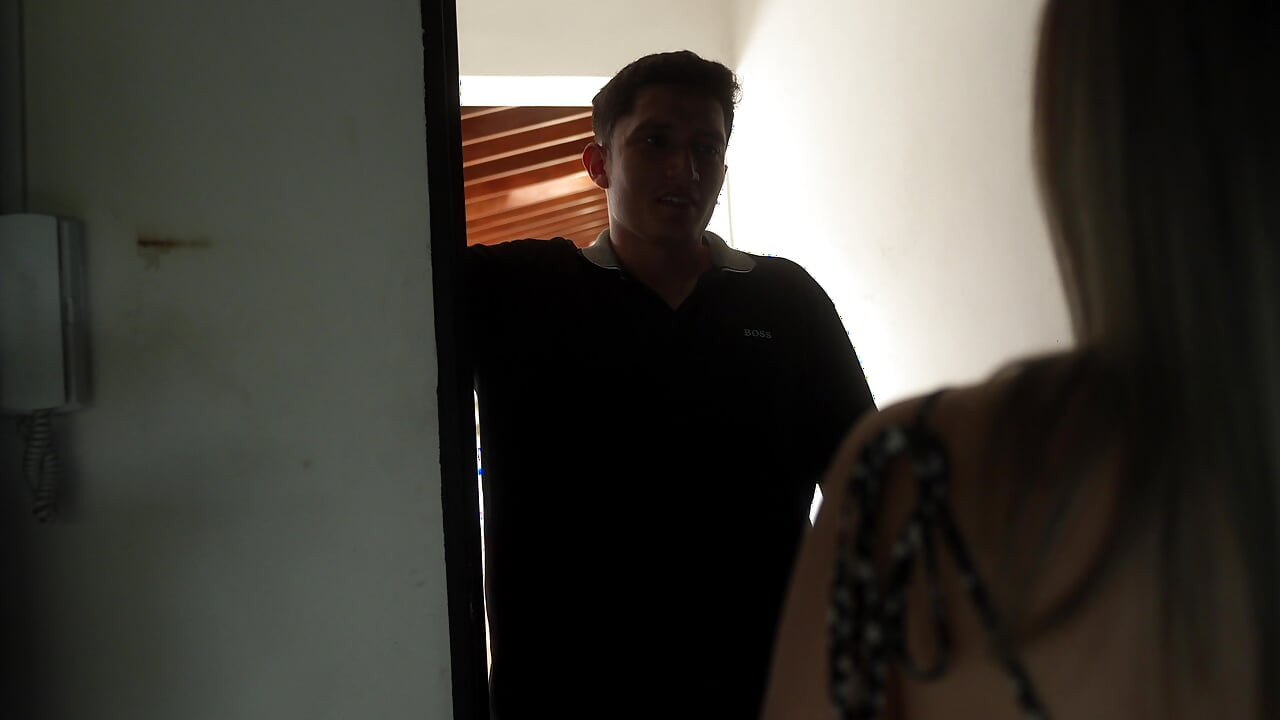 Horny Colombian pays rent with her tight pussy - Pipeboy