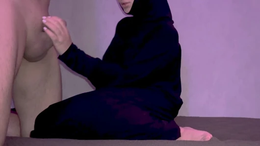 Persuaded a girl in a hijab To cum in the cunt