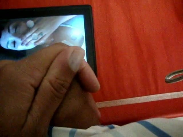 Branlette devant des femmes sexy
