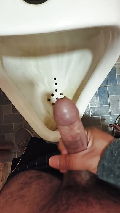 Man jerks off at work and wants to find someone to record Nicaragua with carazo