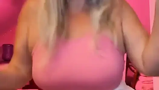 Improv 101 dan lol hide it or work it into the scene lol gara-gara nggak mungkin...