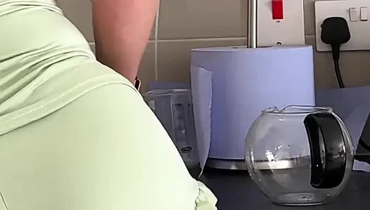 Die Kettle-herausforderung... Ich Konnte Es Nicht Halten Und Meine Hose Nass Machen