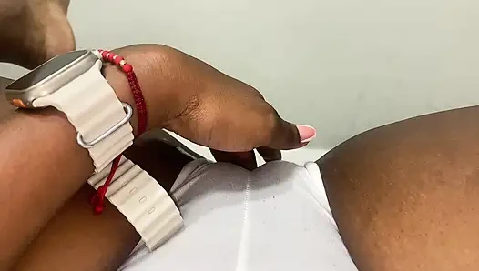 Üvey anne kamerada şişman vajinasına mastürbasyon yapıyor