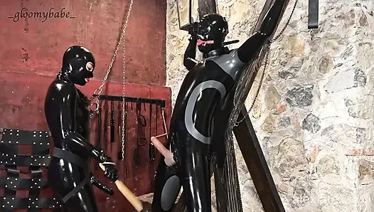 Hukuman di lintas T2, permainan edging - Alex Latex