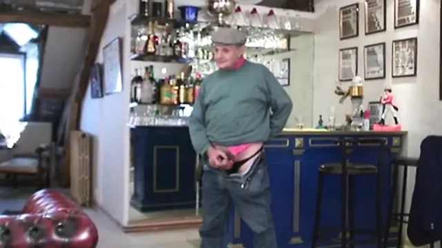 Mature ebony barmaid anal banged