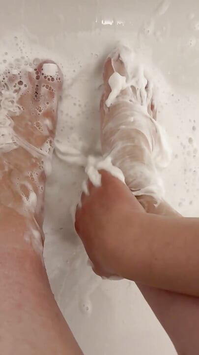 Washing my Stinky and Dirty Feet