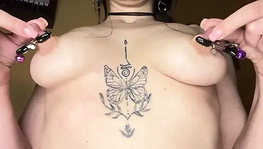 Та самая Милф которая кончает только от игр с сосками