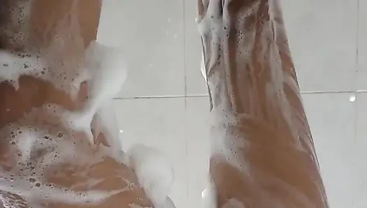 Я сделала видео, как я принимаю душ