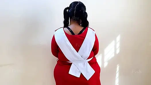 Büyük götlü ve büyük memeli ofis çalışanı göğüsleri tarafından sikiliyor