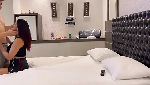 Kocam spor salonundan bir arkadaşımla motele gitmeme izin verdi! Aldatılan koca, ateşli evli kadın,
