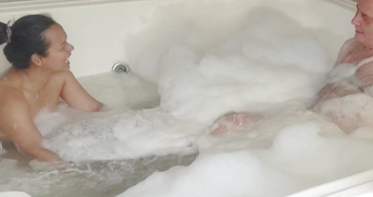 HOTTEST WET MASSAGE WITH ADAMANDEVE AND LUPO