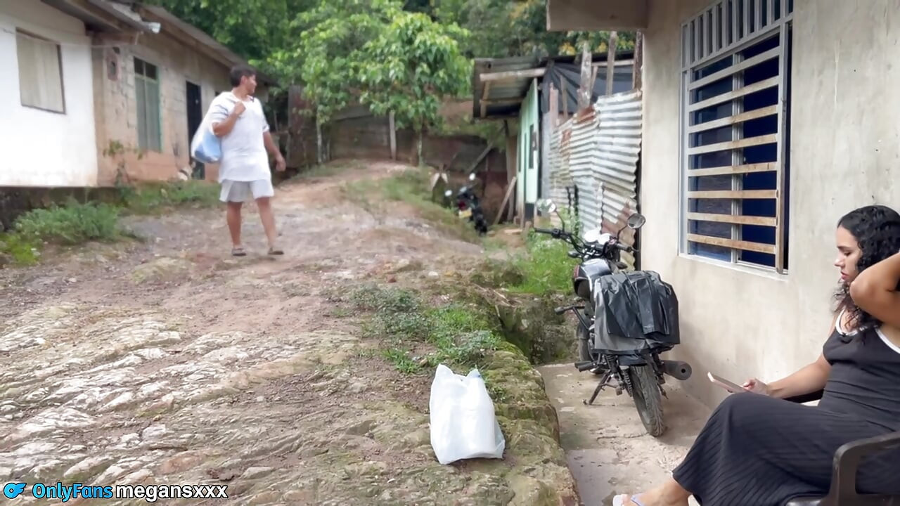 ผู้ชายบ้าเข้ามาในบ้านฉัน ให้ควยมากมายมาใส่หน้าฉันแล้วทิ้งฉันไป