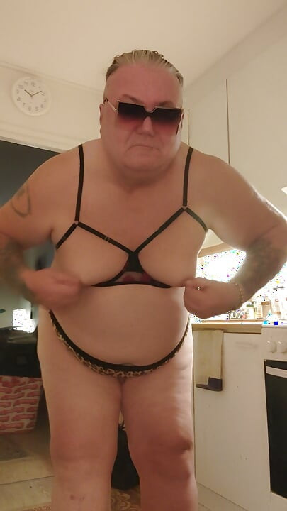 Gangstazz szexi pufók segg és valódi mellek