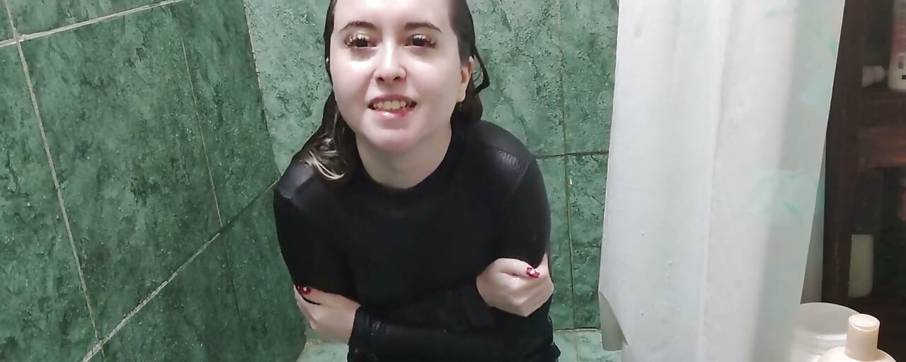 I forgot to take off my clothes and I washed my hair with my jeans and t-shirt on.