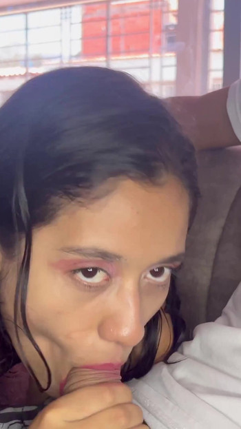 אני מנצל את הסחת הדעת של אבי החורג כדי לזיין את אחותי החורגת הקטנה. | קליפ 1