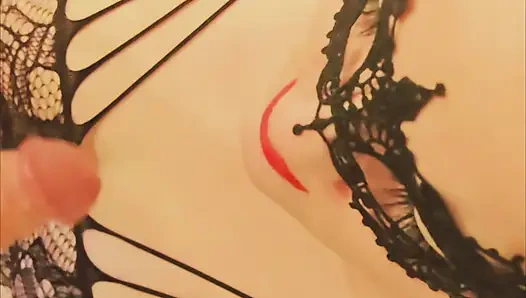 İri güzel kadın orta yaşlı seksi kadın maskeli anne sakso çekiyor ve sikiliyor