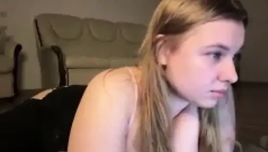 Jucielussie anal fingering doggy in tight jeans