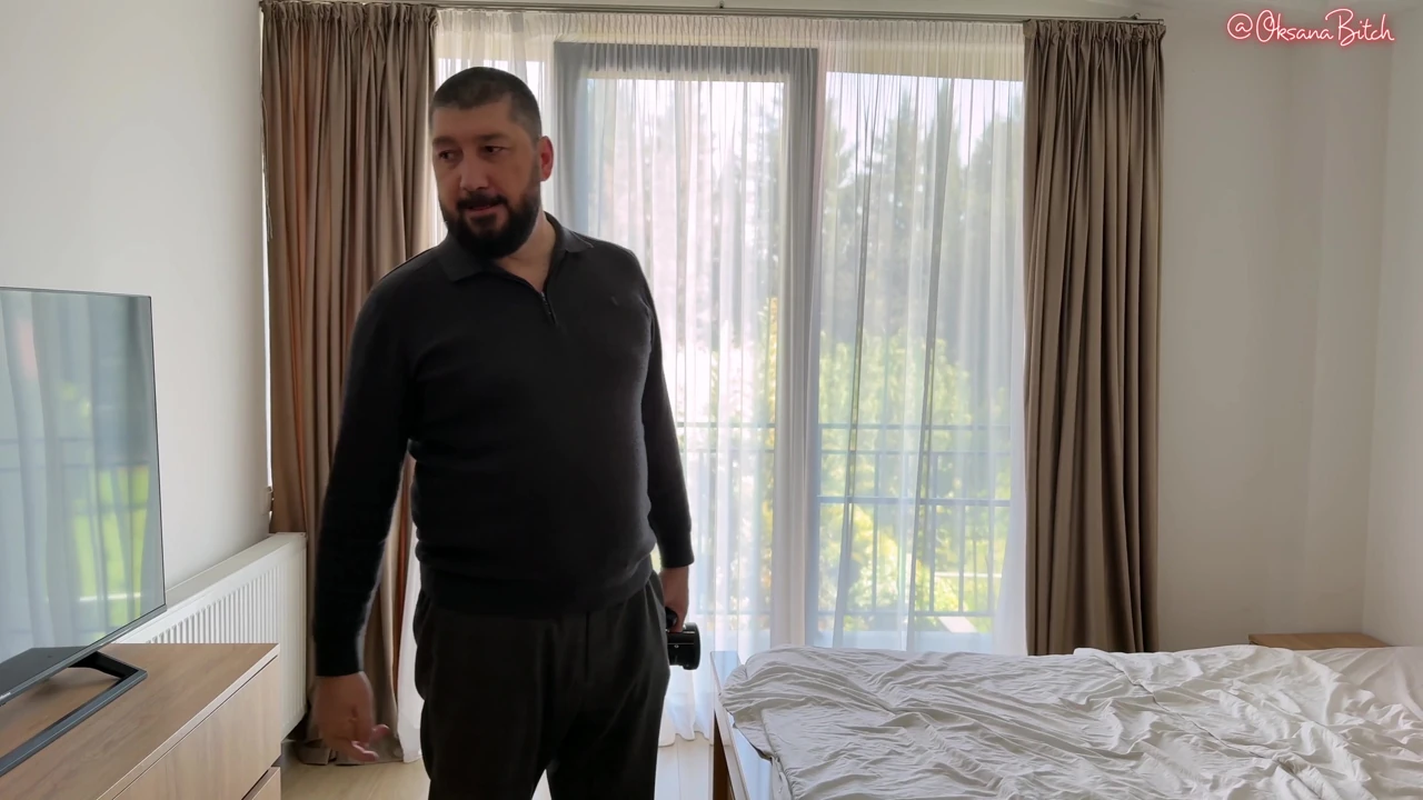 Sahne arkası! Oksana Katysheva'nın kocası, lezbiyen oyunlarında eşini ve Sasha Paige'i altın duşla vuruyor!