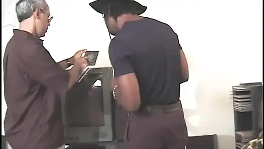 Siyah sürtük bu ağır grup sekste gidecek kadar ete sahip