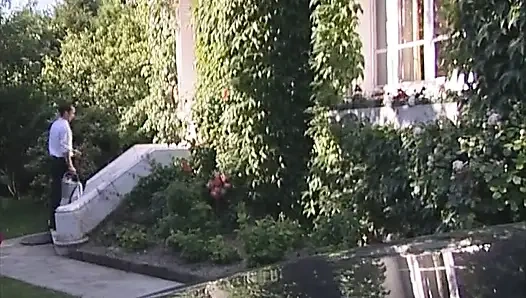 Muhteşem sarışın Fransız sürtük sert sikişiyor