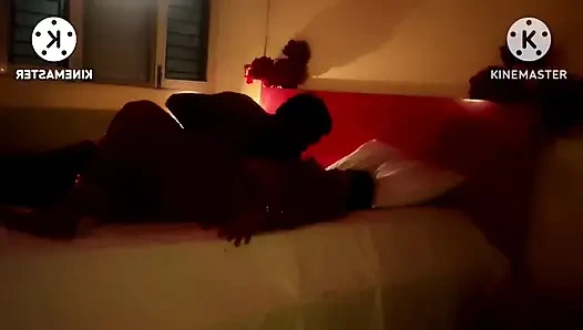 Bangalore Randi Lagi Asik Semalam Saksama Sama Pelanggan Besar Pria Kulit Hitam