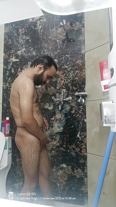 Polisi wale paman gand maarte hue