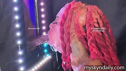 Tenggorokan cewek ini dientot habis-habisan sama kontol besar pria kulit hitam