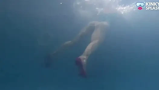 Berenang & main di pvc mac, lateks dan sepatu hak tinggi