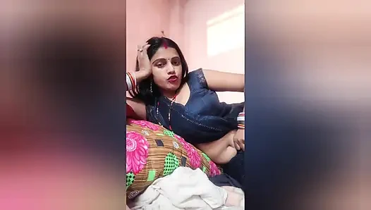 Жестко трахая мою мачеху, мачеха скучает по моему отчиму, поэтому она хочет мой жесткий член, полное хинди видео