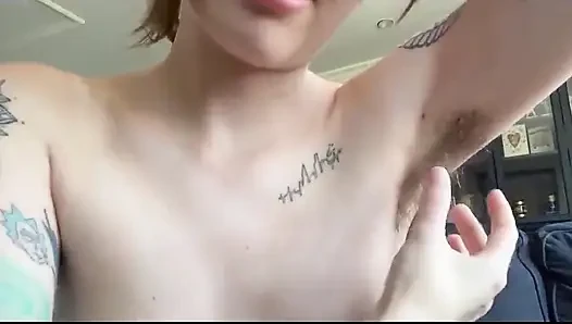 Leck meine verschwitzten achselhöhlen