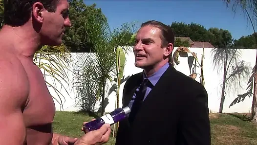 Тройничок Aciton с крошками с большими сиськами