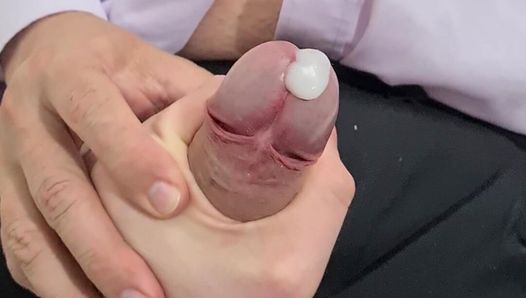 Daddy receaving a hand job of his stepson