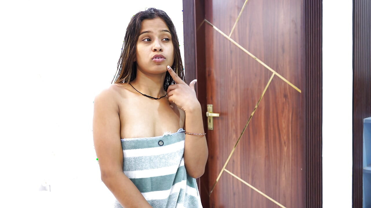 Indian girl call her boyfriend at home after bath