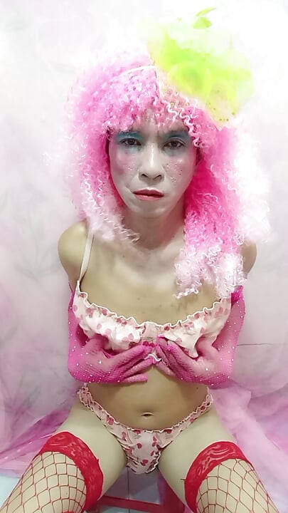 Oanh Le transgender wearing sexy clothes