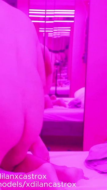 美しいツインクが混乱した異性愛者に中出しモーテルで無傷で犯される |クリップ1