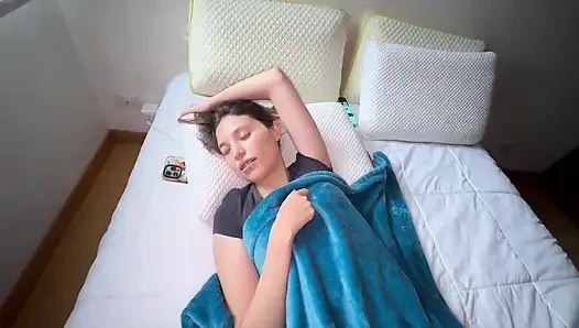 Komşu hep lezbiyen olmak istiyormuş gibi davranıyor