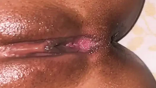 Pacarku yang masih 19 tahun ngentot toketku. Toketku yang lagi sange datang dan ngentot. Me Guy
