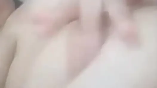 Curvylinea masturbating in close-up, her pussy is tight, and she loves playing with the camera, it gives her a lot of pleasure a