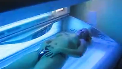 Danish porn video – A trip to the solarium
