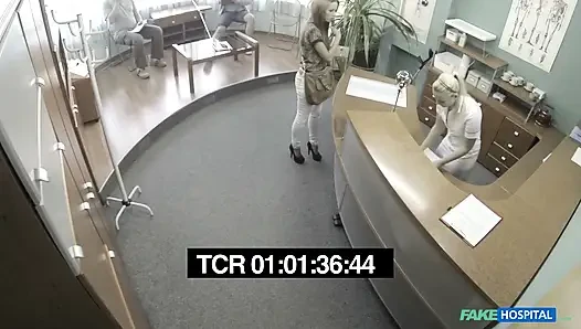 Фйковая больница - горячую молодую задницу обсудили на полном осмотре, принимает кримпай
