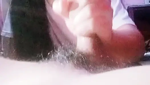 Meine stiefschwester bleibt in meinem zimmer und massiert meinen schwanz nach dem fitnessstudio - ayesha sy