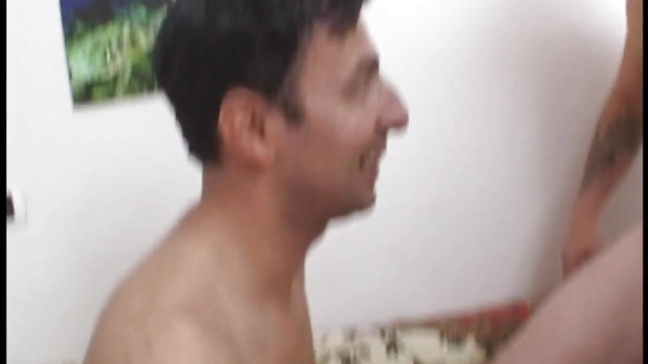 Amaterski gangbang za kučku