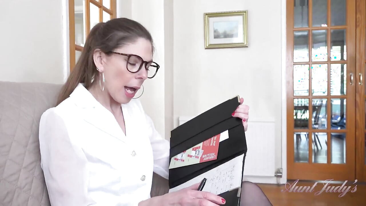 Stepmother - Your New Sex Therapist Alice Maze Knows What You Need