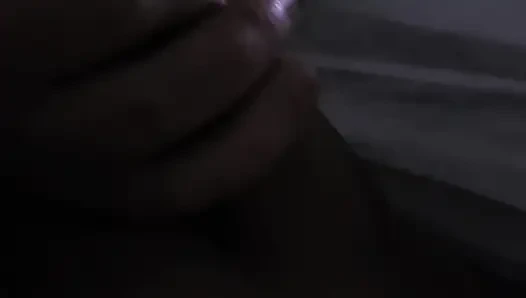 Freche milf gibt handjob