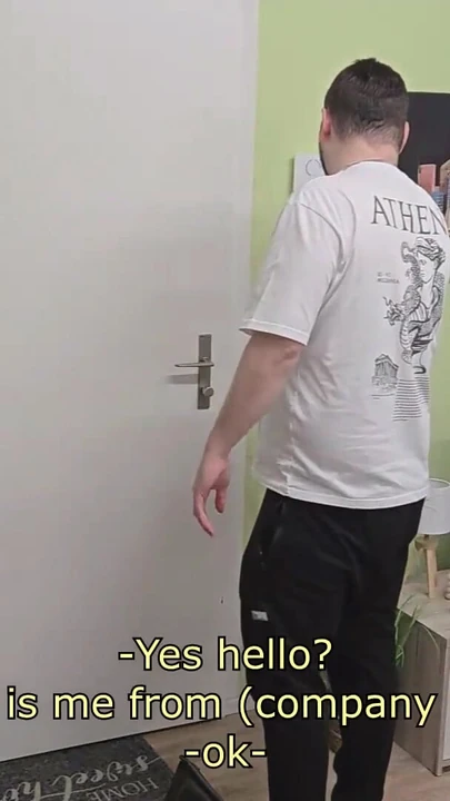 Moment mémorable de « Another J. Eat, livreur convaincu de faire des trucs gays »