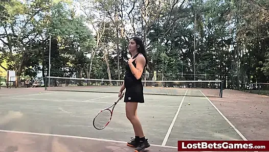 Rafaela dan igor bertanding untuk bugil di luar ruangan