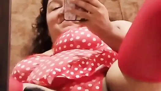 Saya suka terlihat seksi dan menawan