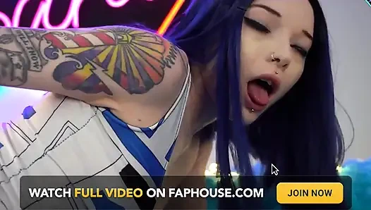 R2d2 wurde geil und fickte ihren kleinen arsch. Karneli Bandi