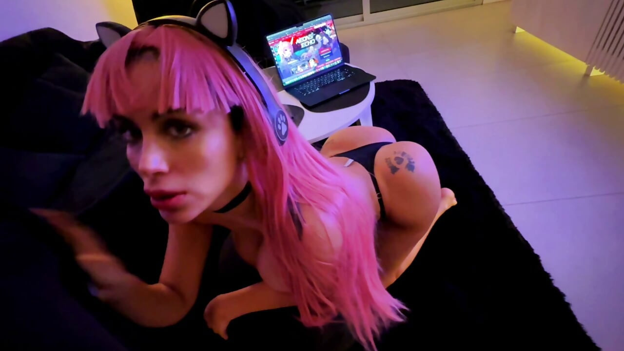 Não Consegui Parar de Jogar Este Jogo Hentai - Lana Myers